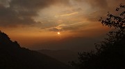 98 Il sole tramonta  all'orizzonte